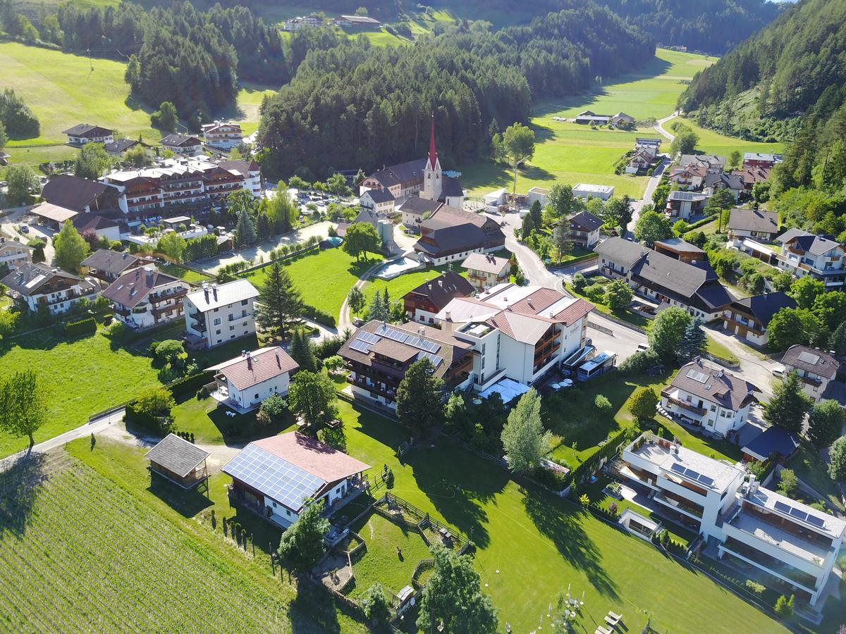 Wirtshaushotel Alpenrose San Lorenzo di Sebato Esterno foto